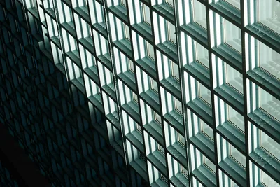 绿色建筑新规下金属幕墙与护栏产业升级之路