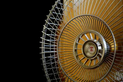 幕百金属：引领设备房与空调外机保护新趋势