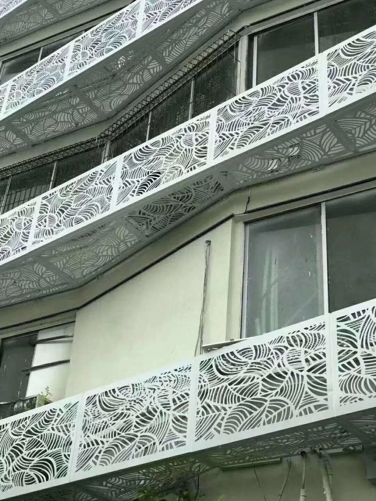 阳台铝艺护栏（雕花款与方管款）实景